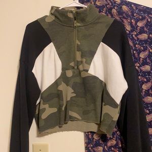 Black white and camo cropped hollister hoodie
